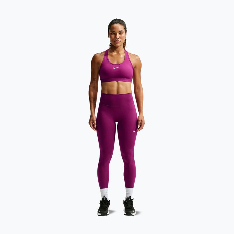 Спортивний бюстгальтер жіночий Nike Swoosh Medium Support true berry/white 2