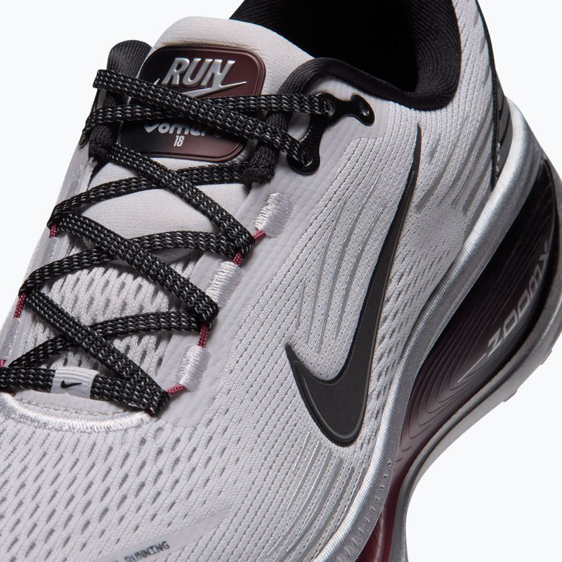 Кросівки для бігу жіночі Nike Vomero 18 vast grey/metallic silver/black 5