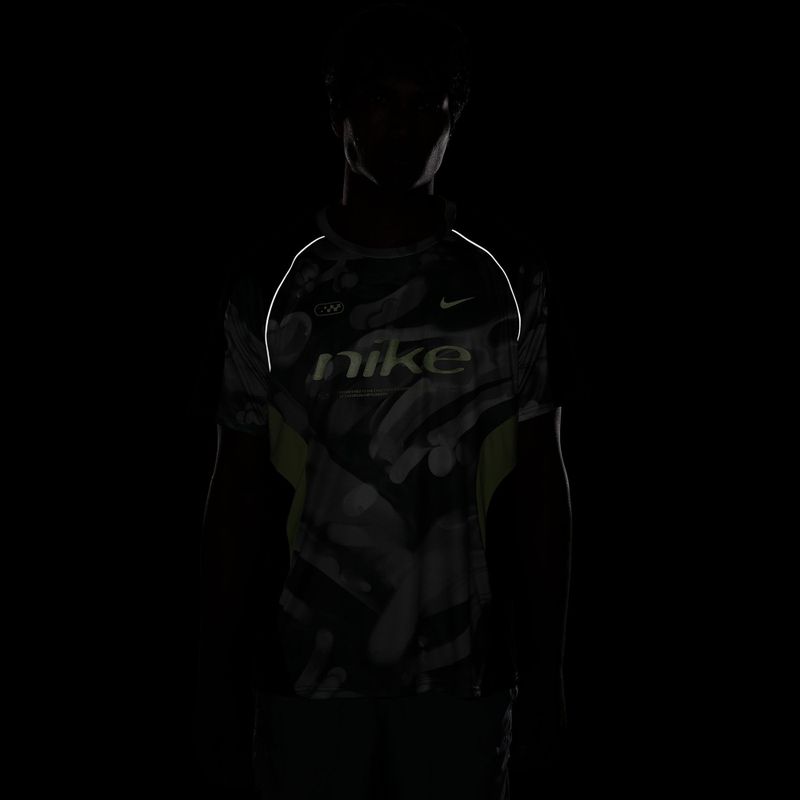 Футболка для бігу чоловіча Nike Dri-FIT Printed SS smoke grey/black/light lemon twist 7