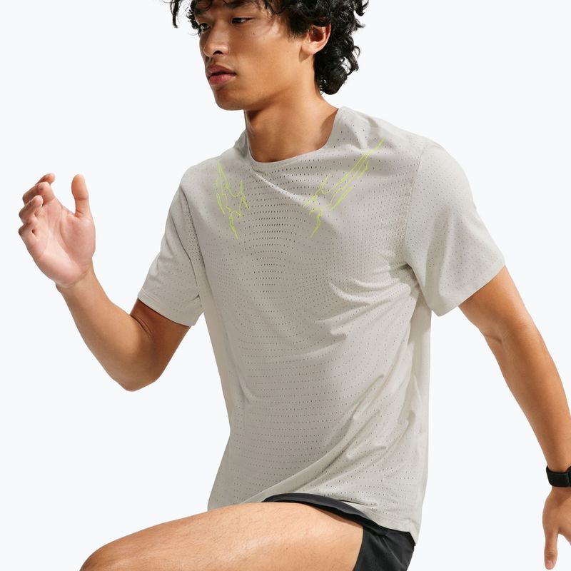 Футболка для бігу чоловіча Nike AeroSwift Dri-Fit ADV light bone 5