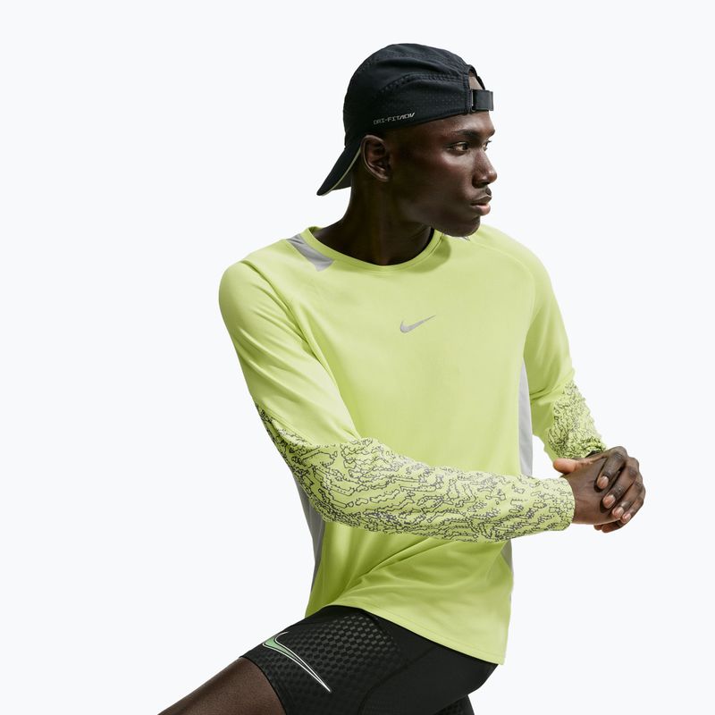 Лонгслів для бігу чоловічий Nike Stride light lemon twist/grey fog 4
