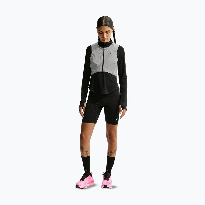 Жилет для бігу жіночий Nike Swift Flash metallic cool grey/black 2