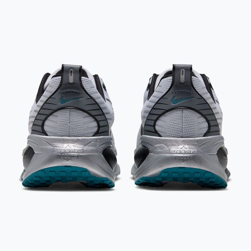 Кросівки для бігу чоловічі Nike Vomero 18 football grey/metallic cool grey/black 2