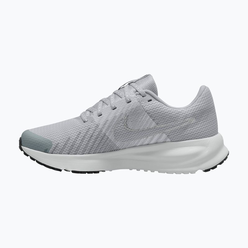 Кросівки для бігу жіночі Nike Run Defy wolf grey/off white/metallic silver 2