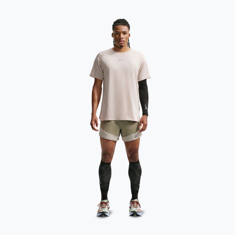 Футболка для бігу чоловіча Nike Stride cream Ii/sail 2