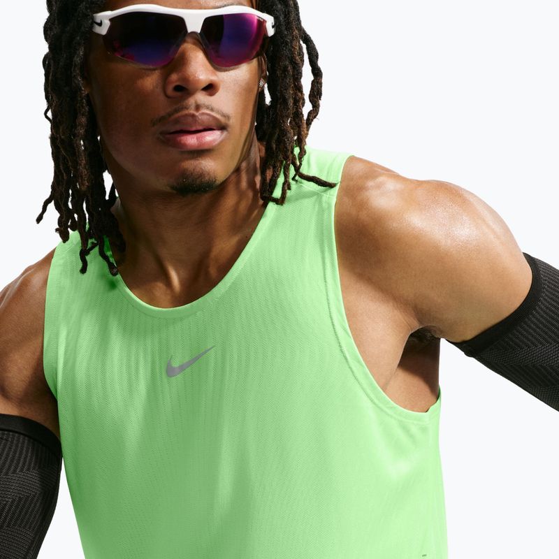 Футболка для бігу чоловіча Nike Stride volt/light silver 5