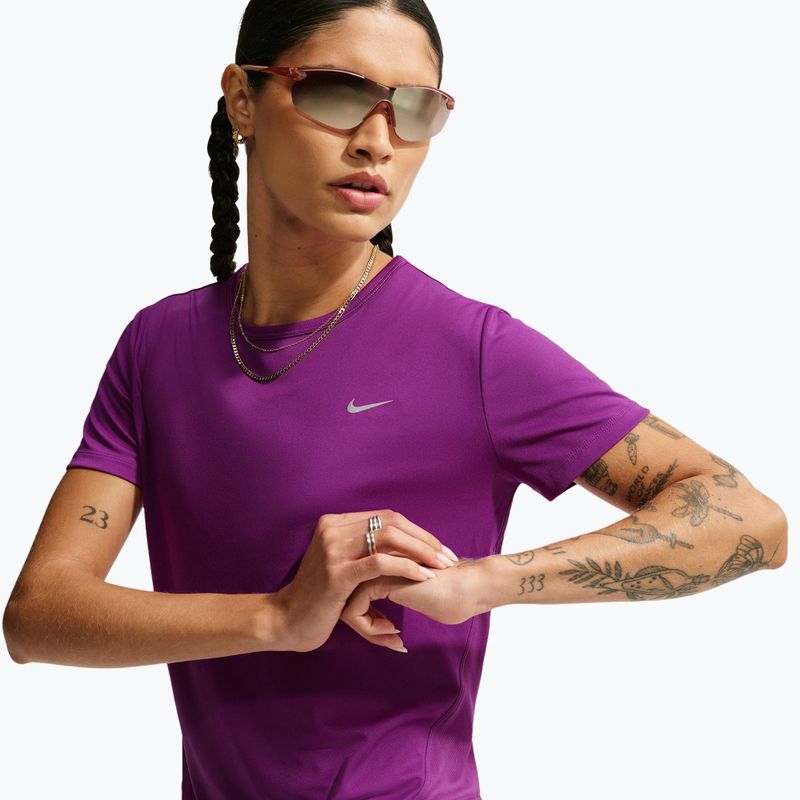 Футболка для бігу жіноча Nike Tempo SS bold berry 5