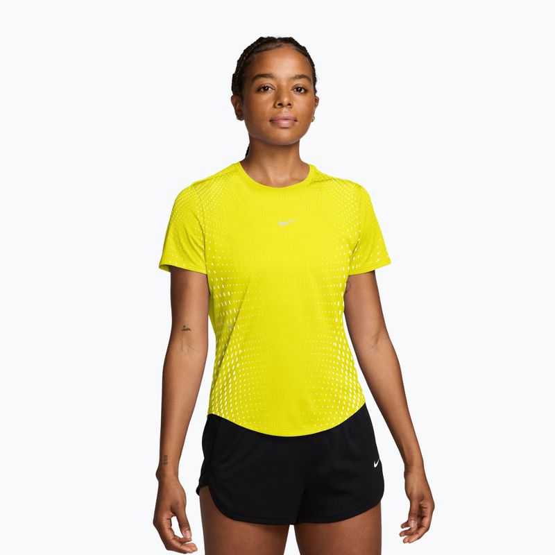 Футболка для бігу жіноча Nike Swift Aero-FIT lemon venom/white
