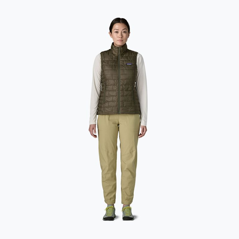 Жилет жіночий Patagonia Nano Puff basin green 2