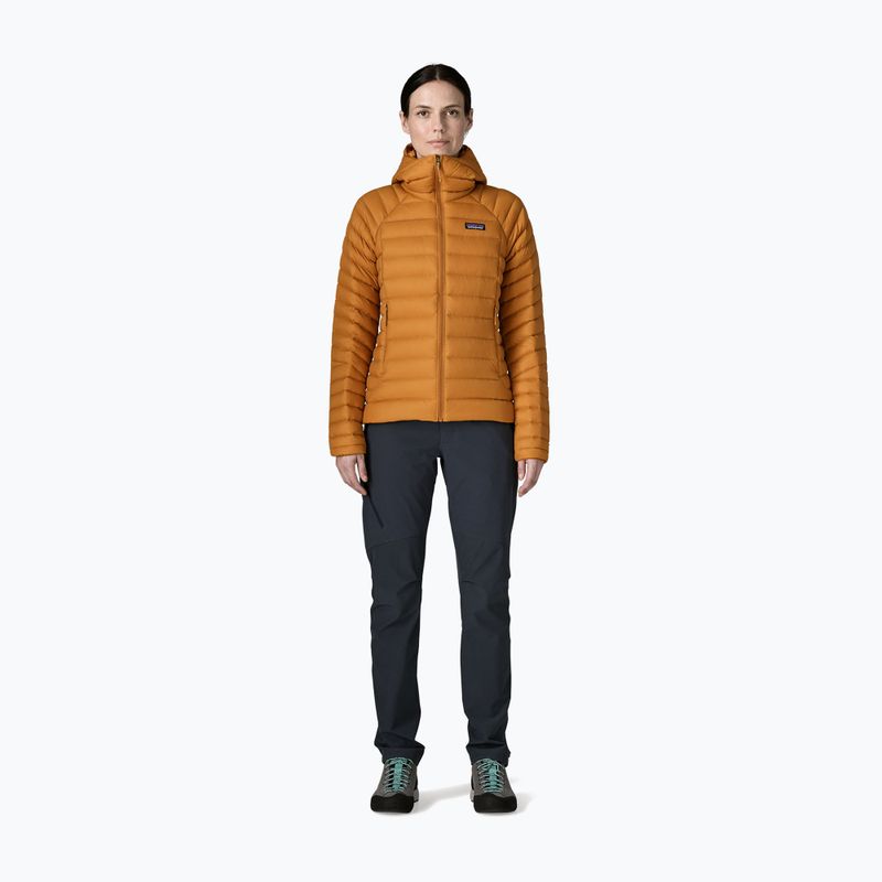 Пуховик жіночий Patagonia Down Sweater Hoody cinnamon brown 2