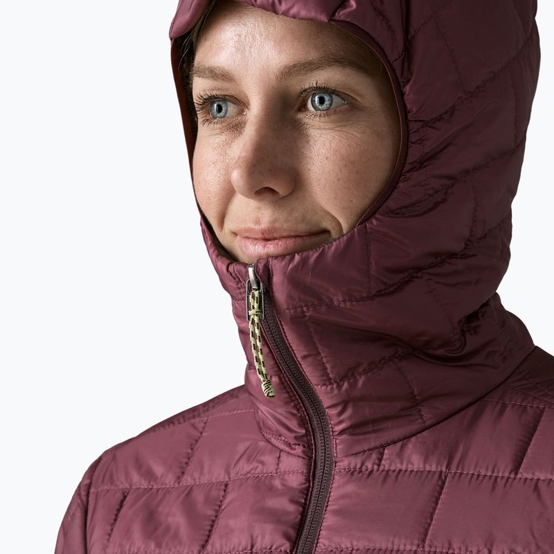 Куртка утеплена жіноча Patagonia Nano Puff Hoody berry fig 4