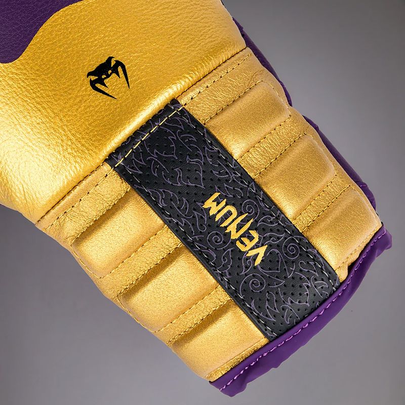 Рукавиці боксерські Venum Reverso Boxing dark purple/gold 4