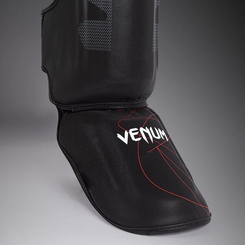 Жіночі захисні наколінники Venum Tactical XT Shinguards чорні/вогненно-червоні для гомілки та стопи 4