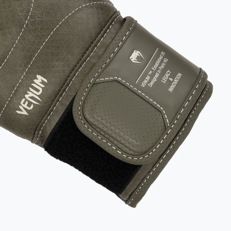 Рукавиці боксерські Venum Impact Evo Scales Boxing army green 6