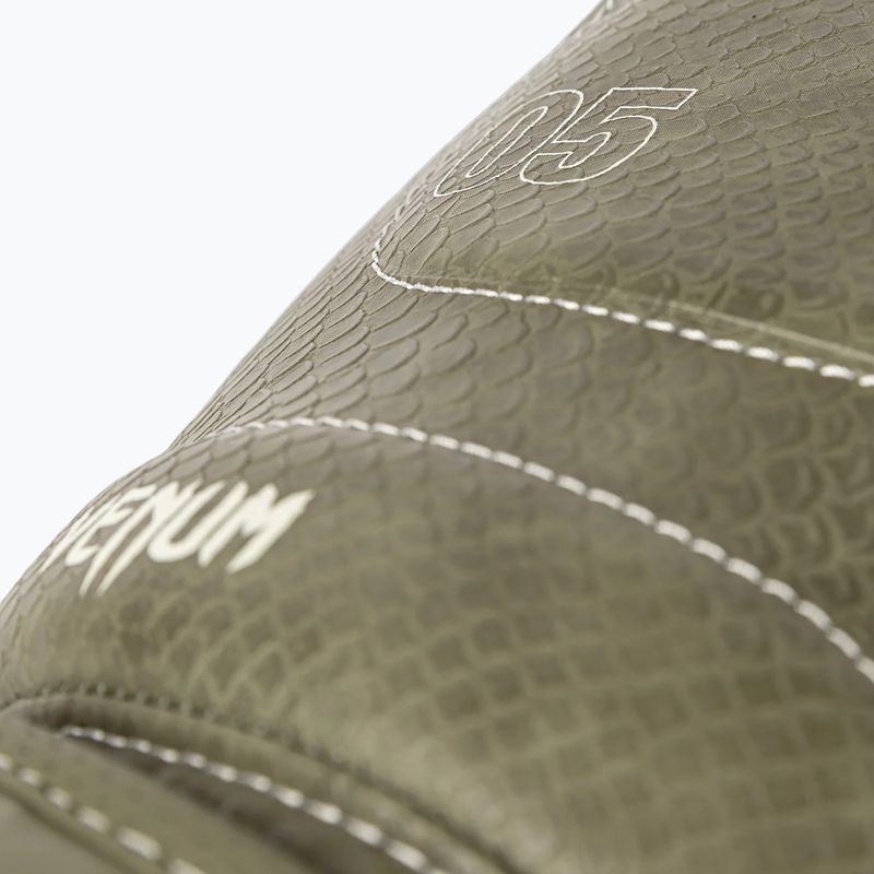 Рукавиці боксерські Venum Impact Evo Scales Boxing army green 6