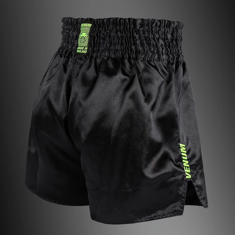 Шорти для тренувань чоловічі Venum Classic Evo Muay Thai black/neon yellow 4