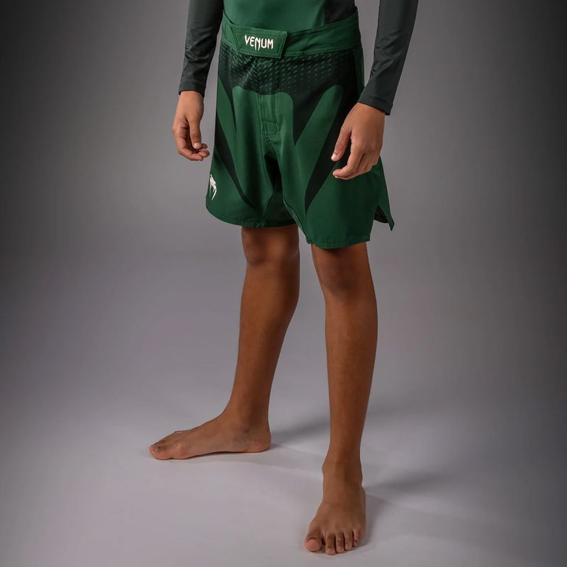 Шорти для тренувань дитячі Venum Attack Kids Fightshorts forest green/off white 3