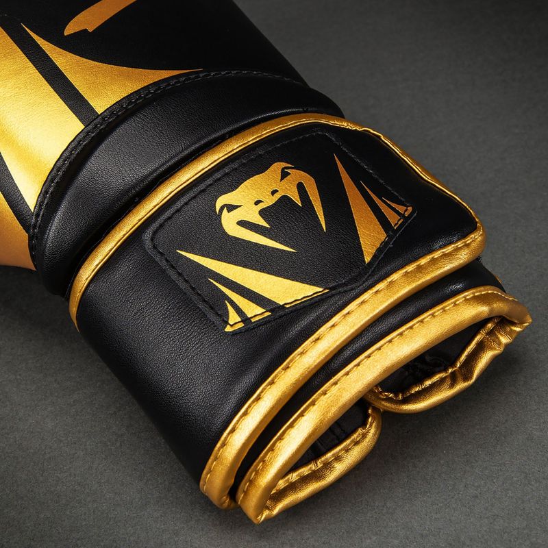 Рукавиці боксерські Venum Challenger 2.5 Boxing black/gold 4