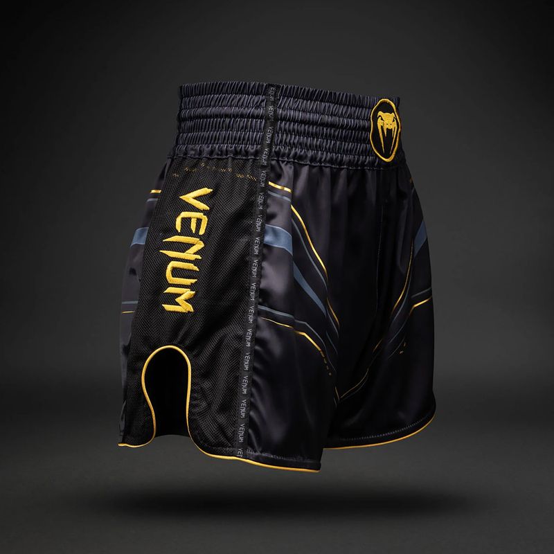 Шорти для тренувань чоловічі Venum Streamline Muay Thai black/gold 3