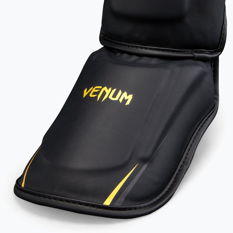 Захист гомілок Venum G-Core Shin black/gold 4