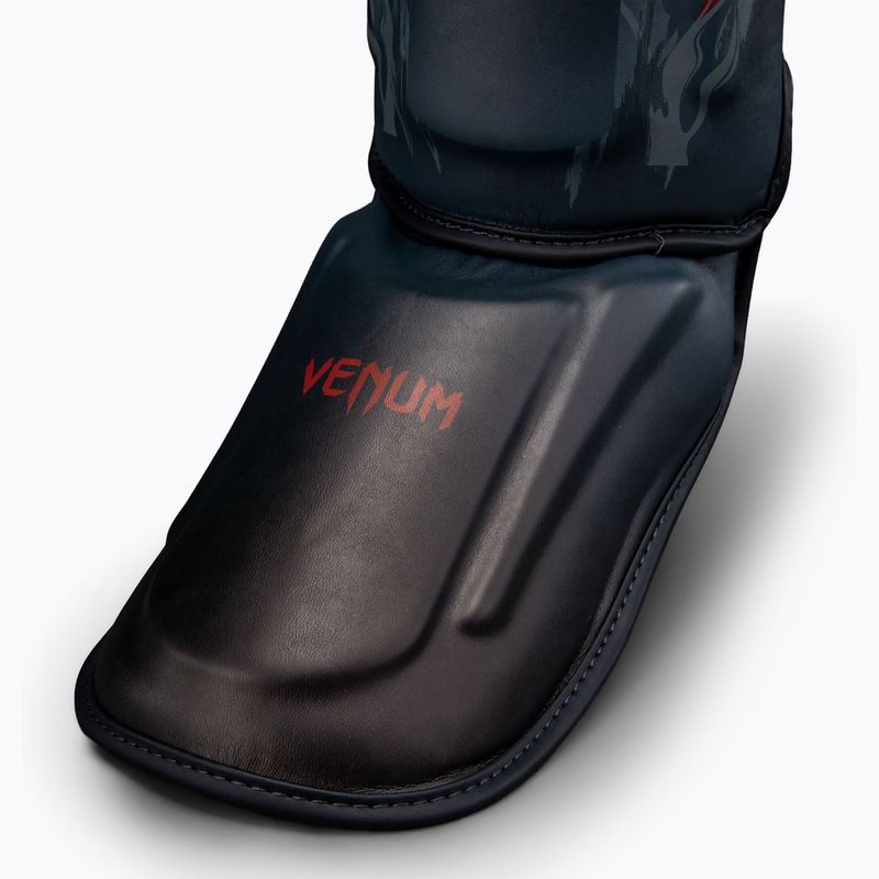 Захист гомілок Venum Demon Shin black/grey 4