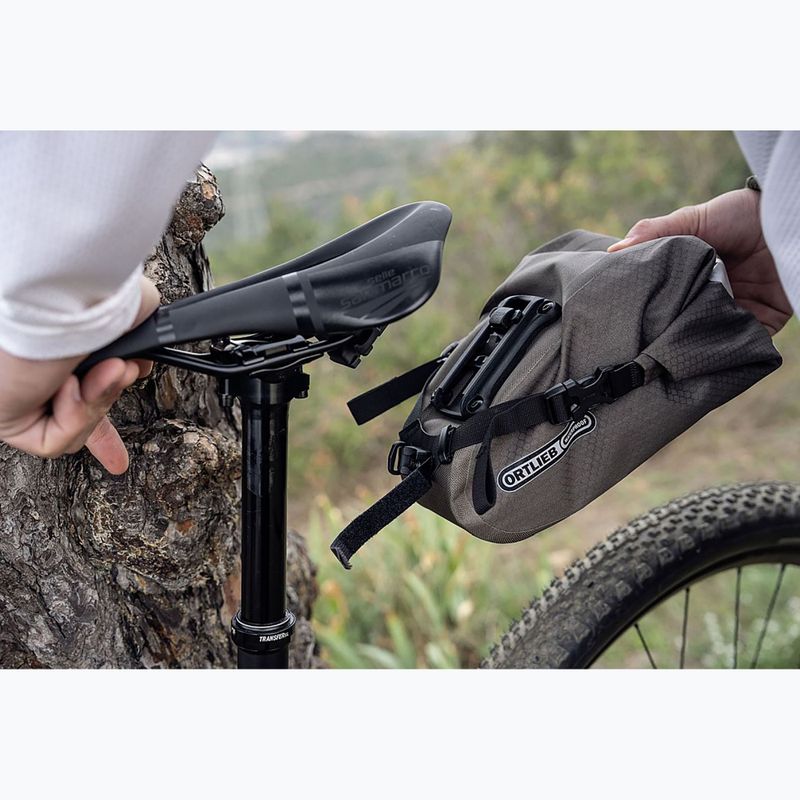 Сумка велосипедна під сідло ORTLIEB Saddle-Bag Two 1.6 л dark sand 3