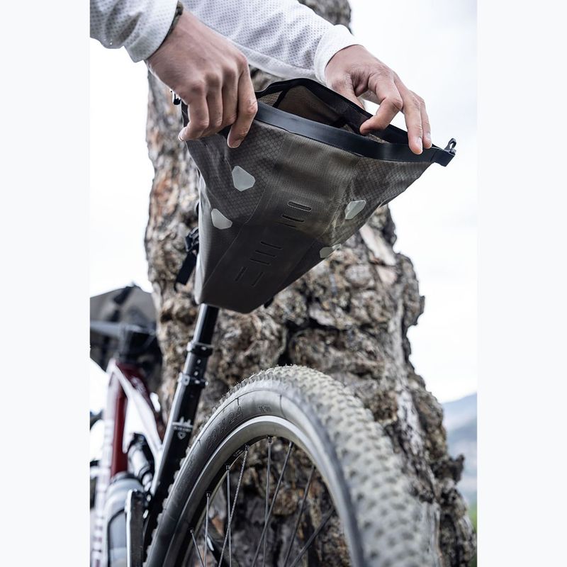 Сумка велосипедна під сідло ORTLIEB Saddle-Bag Two 1.6 л dark sand 4