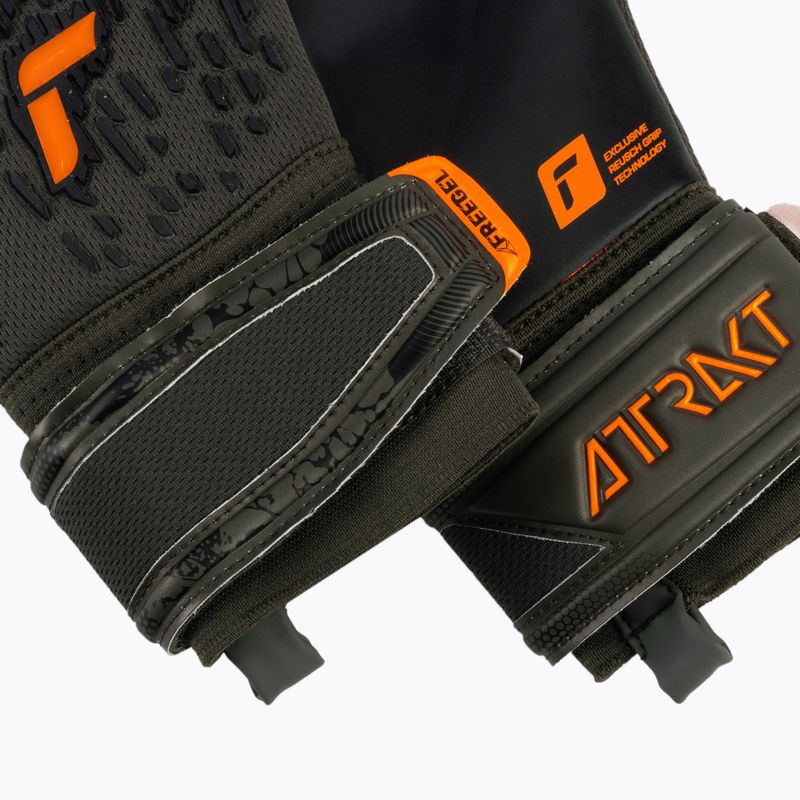 Рукавиці воротарські Reusch Attrakt Freegel Silver зелено-помаранчеві 5370035-5555 4