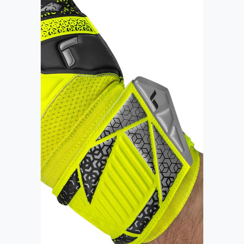 Рукавиці воротарські Reusch Attrakt Solid safety yellow/silver 7