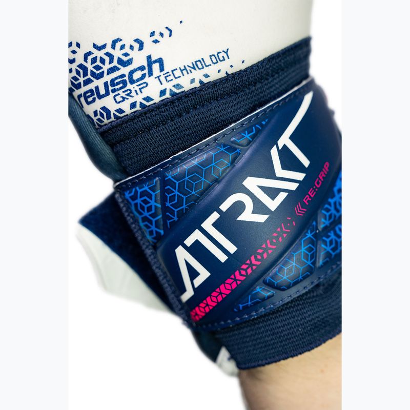 Рукавиці воротарські Reusch Attrakt RE:GRIP blue/pink/white 8