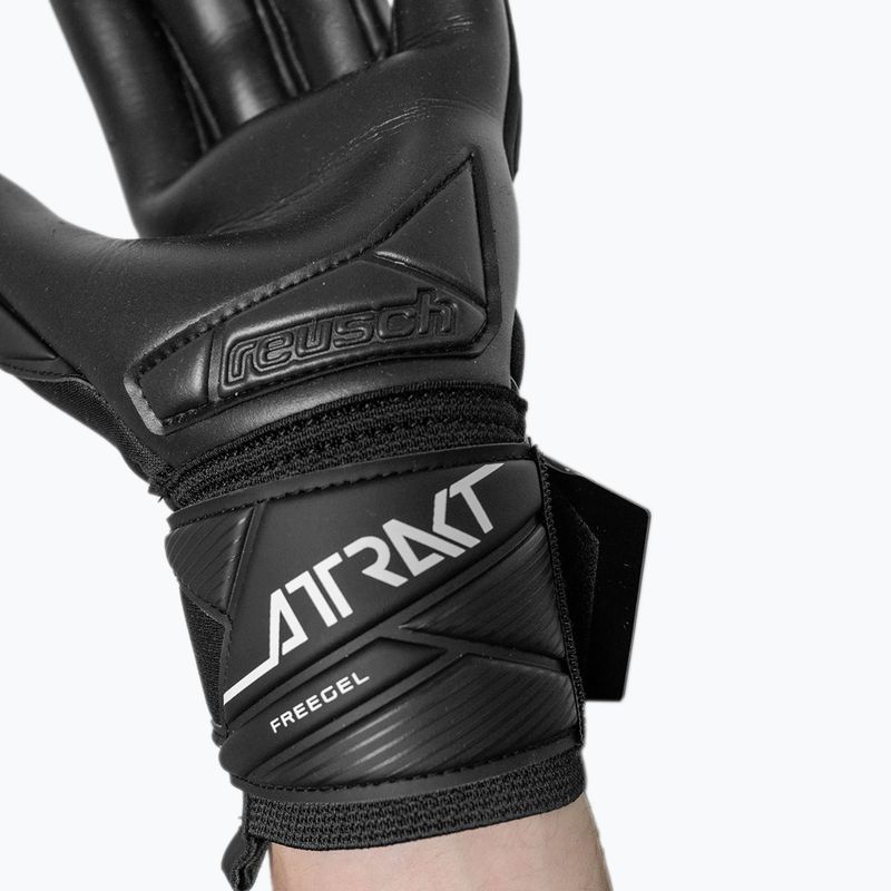 Рукавиці воротарські Reusch Attrakt Freegel Infinity black 7