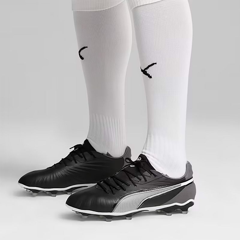Кросівки футбольні PUMA King Match FG/AG puma black/puma white/cool dark grey 14