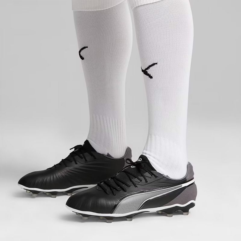 Кросівки футбольні PUMA Future 7 Ultimate MxSG puma black/puma silver 8