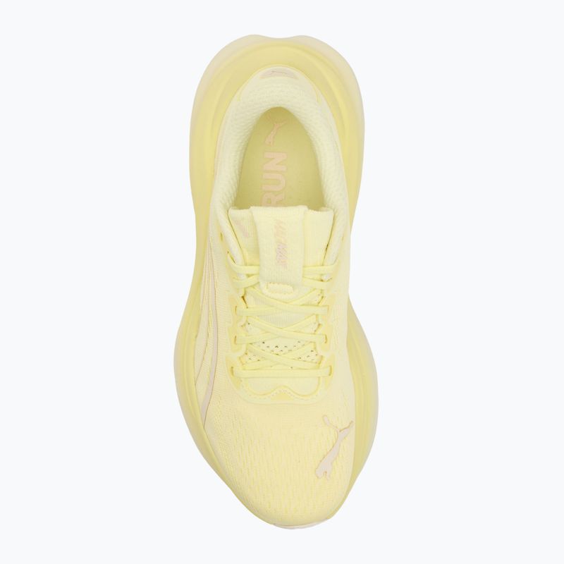 Кросівки для бігу жіночі PUMA MagMax Nitro gold moon 5