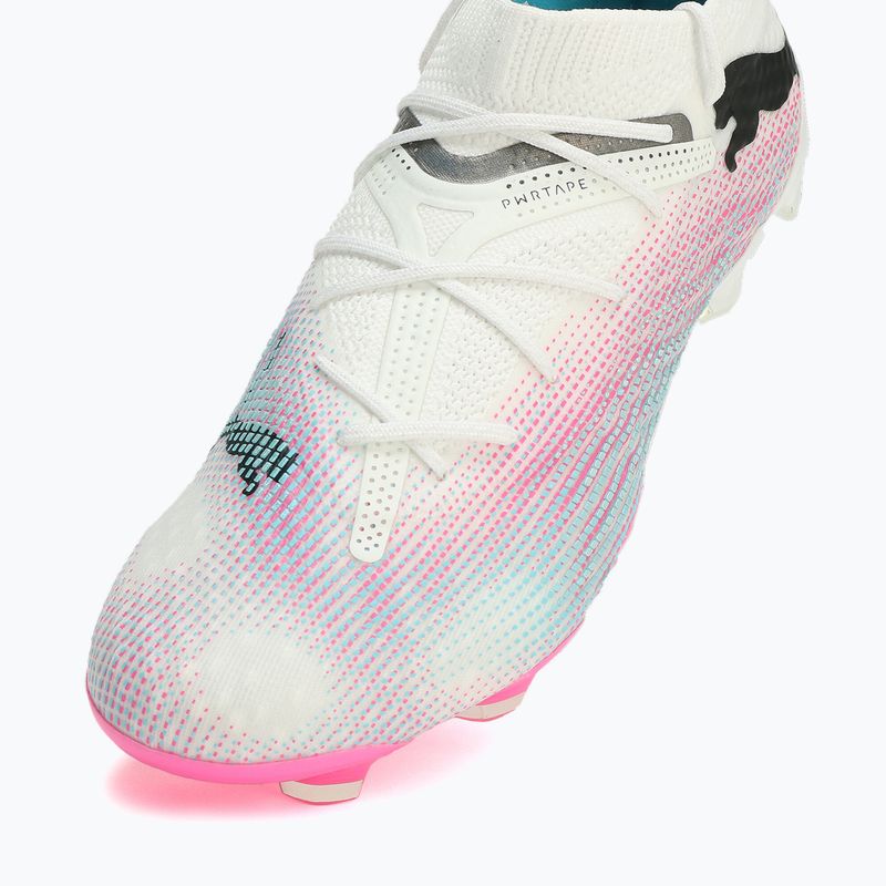 Футбольні бутси PUMA Future 7 Ultimate Low FG/AG білі/чорні/отруйно-рожеві/яскрава аква/сріблястий туман 12
