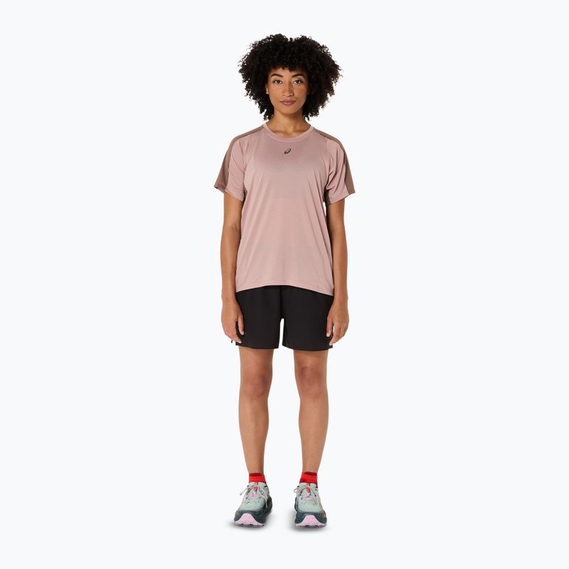 Жіноча бігова футболка ASICS Fujitrail Elite Top нейтральний рожевий / сіро-коричневий 2