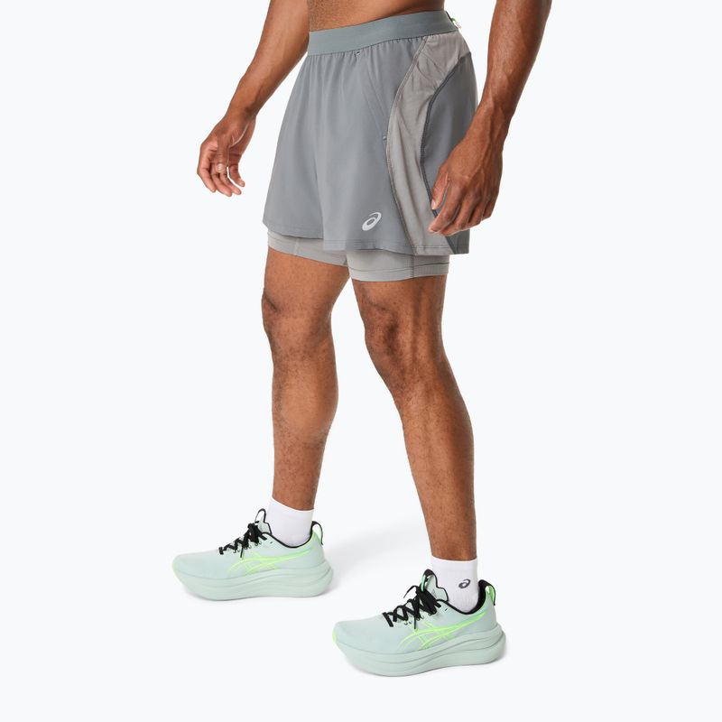 Шорти для бігу чоловічі ASICS Road 2N1 5IN clay grey/steel grey/illuminate green 4