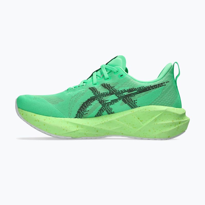 Кросівки для бігу чоловічі ASICS Novablast 5 vital green/black 9