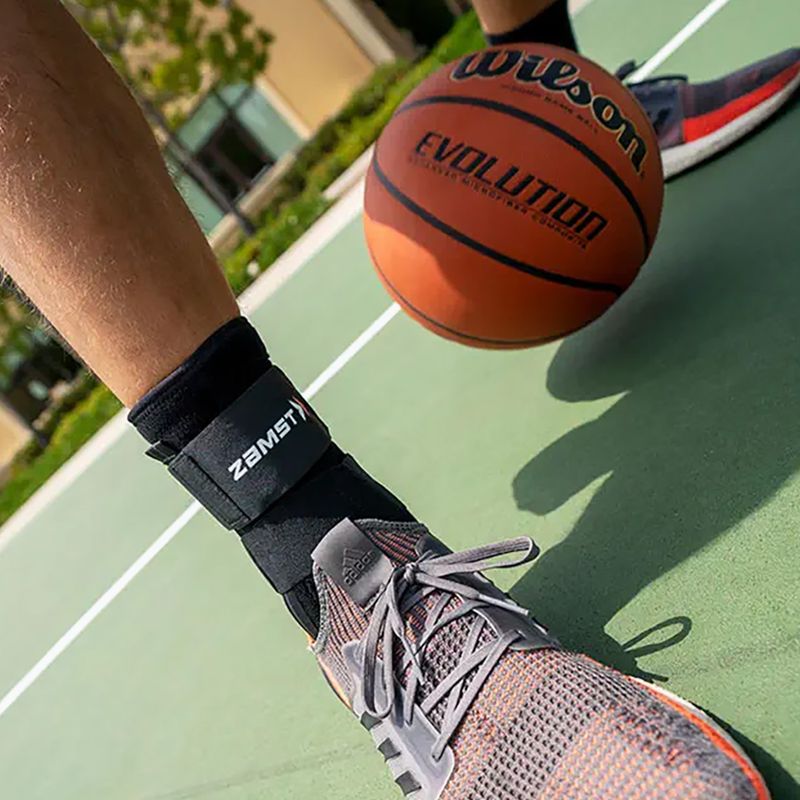 Стабілізатор правої щиколотки Zamst A1 Ankle Right чорний 470804 9