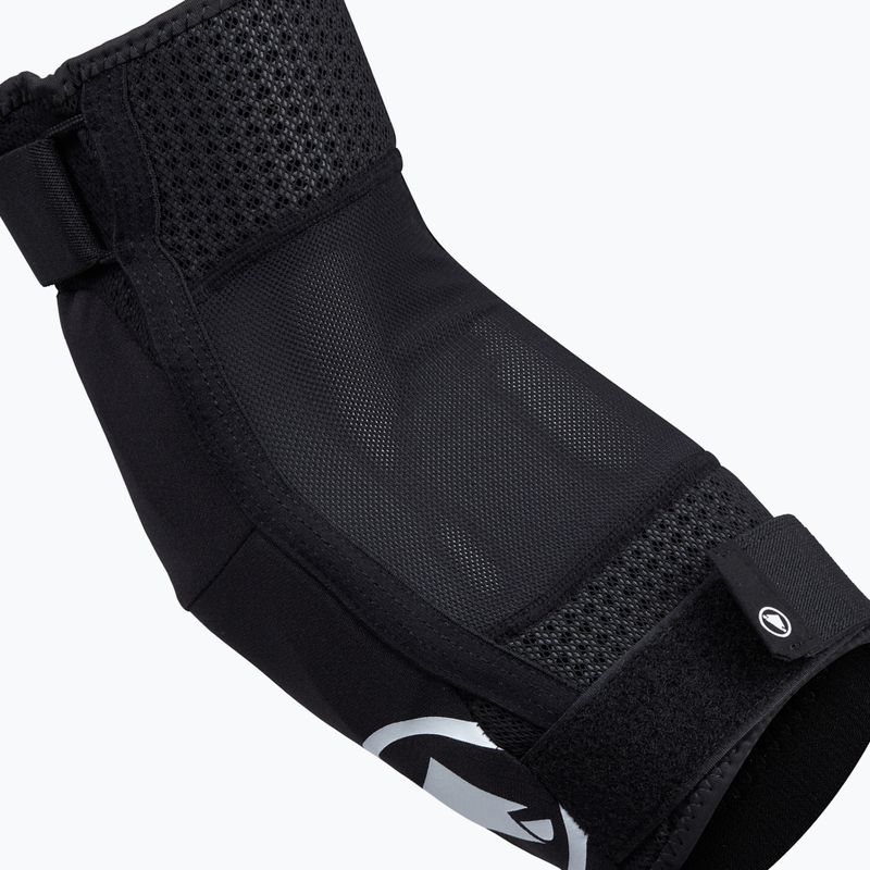 Захист велосипедний на лікті Endura Singletrack Elbow Pads black 3