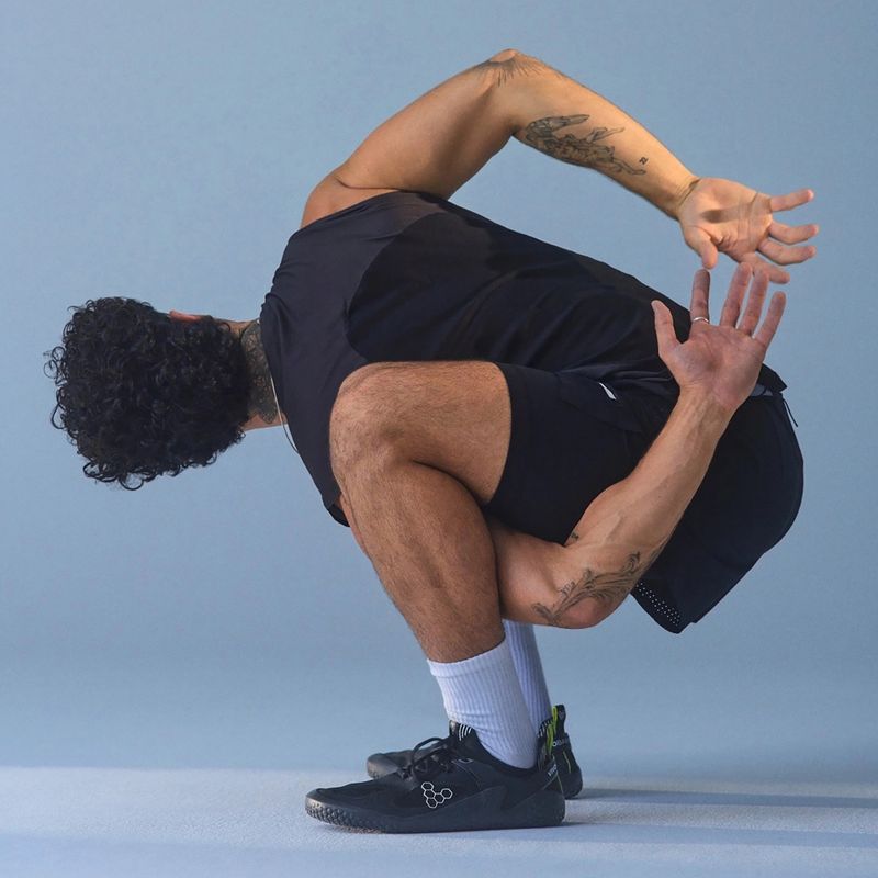 Кросівки barefoot чоловічі Vivobarefoot Motus Strength obsidian/grey 10