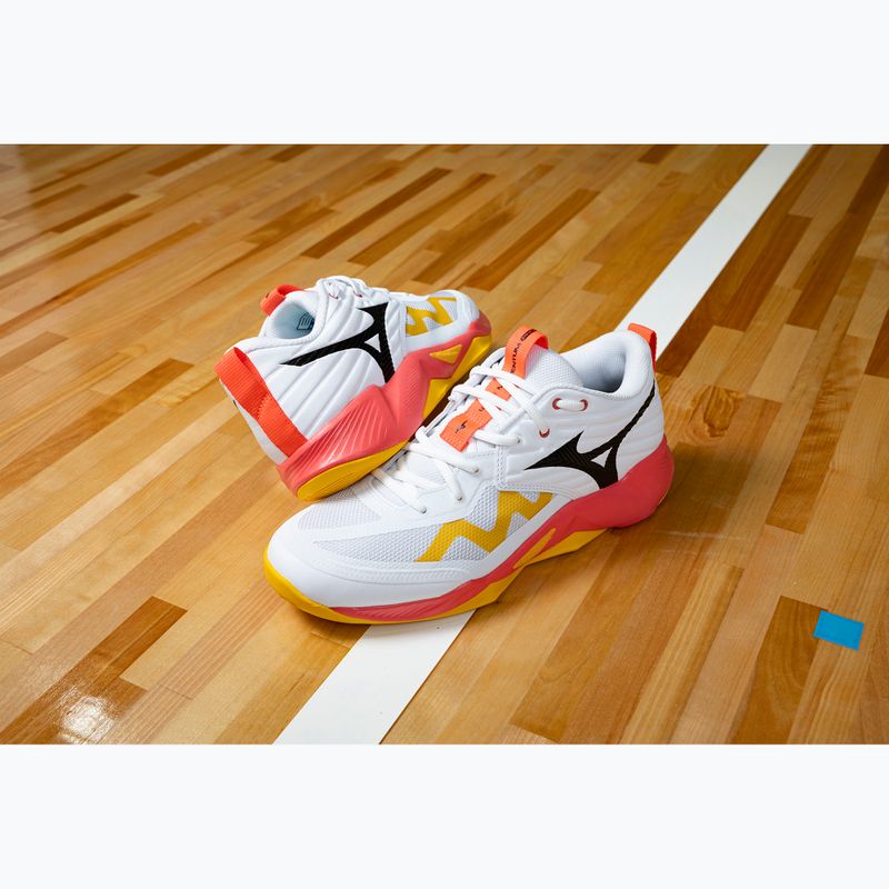 Кросівки волейбольні Mizuno Wave Momentum Pro white/fiery coral 2/citrus 7