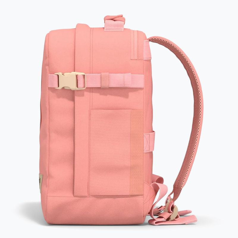 Рюкзак для подорожей CabinZero Classic Tech 28 у рожевому кольорі 6