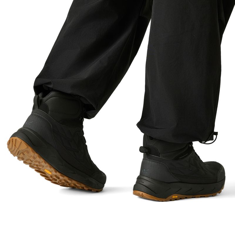 Взуття туристичне чоловіче REGATTA Onyx Mid black gum 6