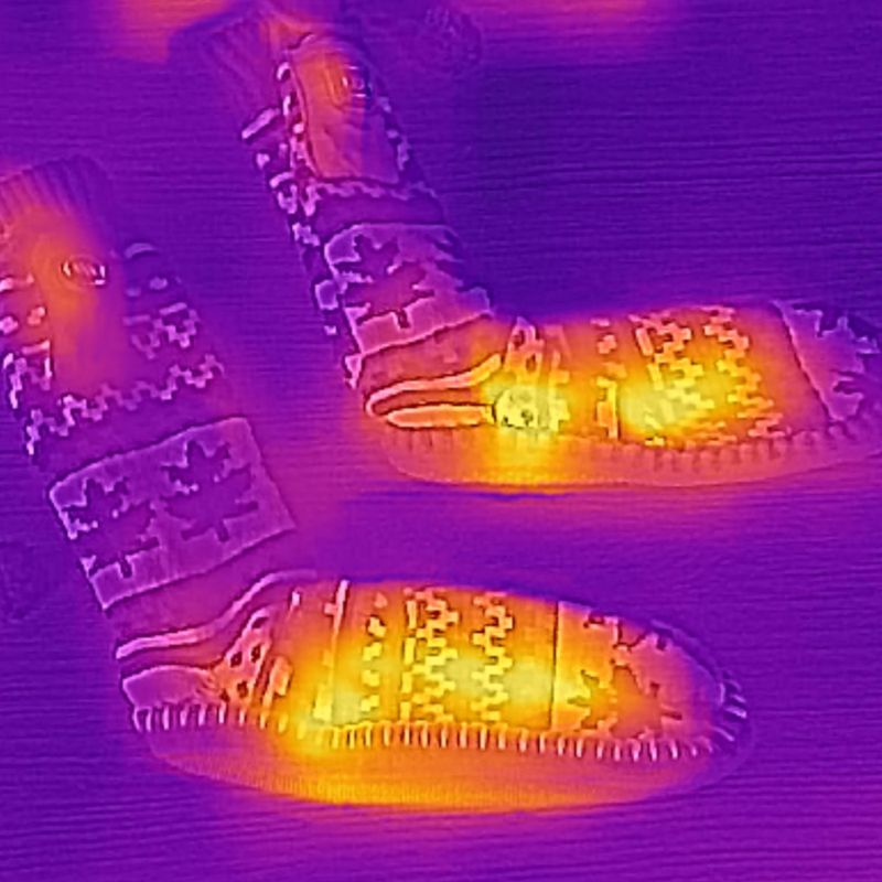 Капці з підігрівом з шкарпетками Glovii GOB білий/червоний/сірий 18