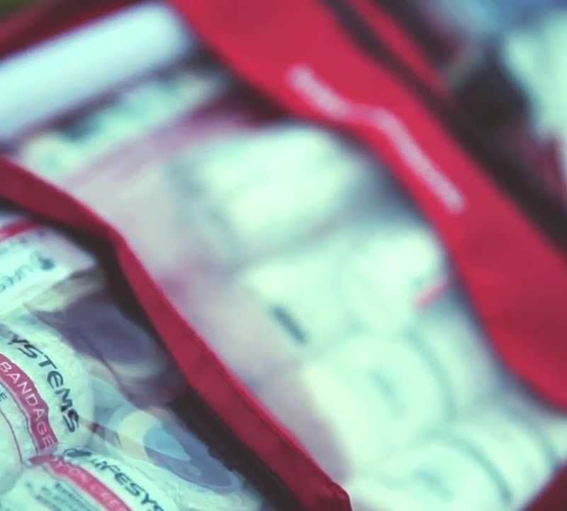 Аптечка туристична Lifesystems Mountain First Aid Kit червона LM1045SI 5