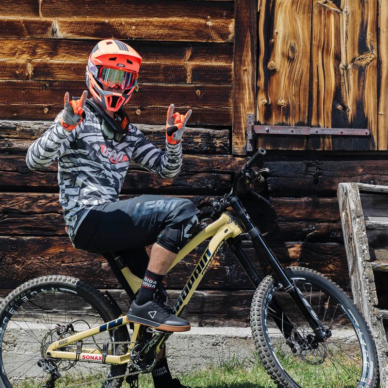 Шолом велосипедний Leatt MTB 4.0 Gravity V22 помаранчево-чорний 1022070512 11