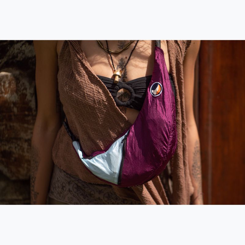Сумка на плече Ticket To The Moon Upcycled Sling bag plum/cloud 8