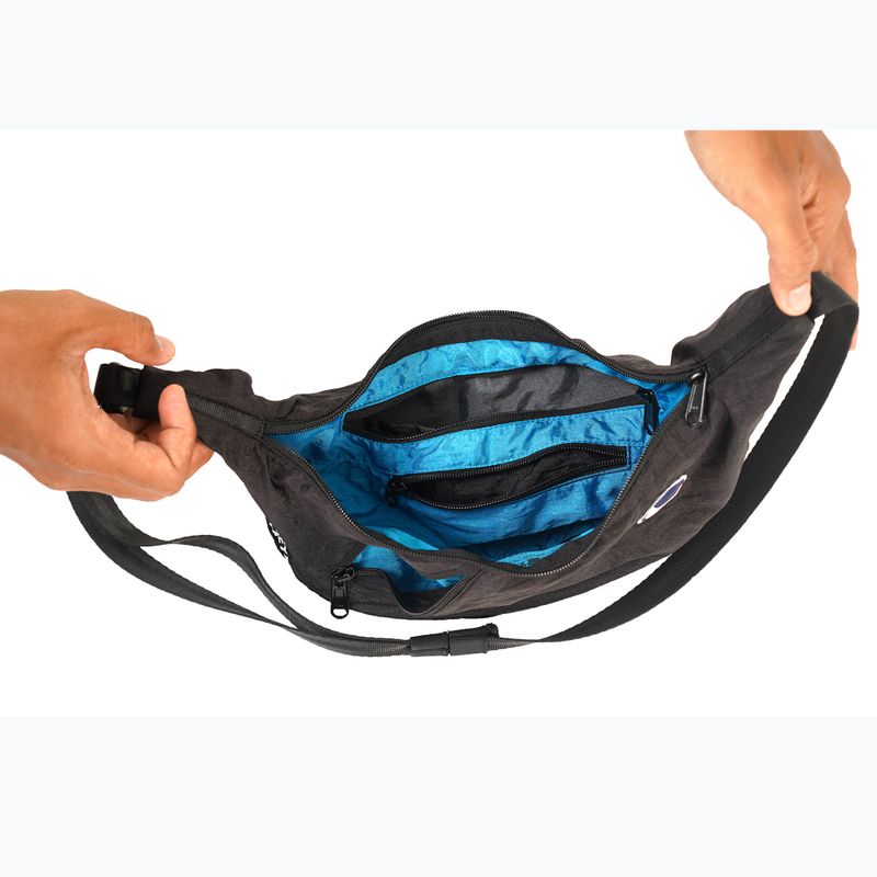Сумка через плече Ticket To The Moon Upcycled Sling black 5