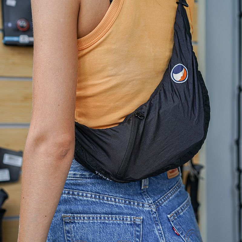 Сумка через плече Ticket To The Moon Upcycled Sling black 14